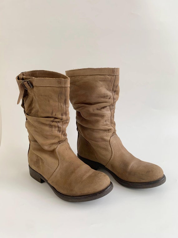 Vintage Camel Brown Boots Size 38 UK 5 US 7 1/2, 90s Y2K Low Heel Boots, Heavily Distressed Flat Leather Boots, Campus Boots, Mid Calf Boots