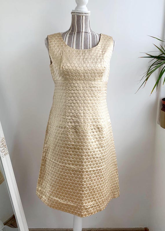 Mod Vintage Cocktail Dress Size M 60s Shift Dress Gold Metallic Brocade Mid Century Sleeveless Mini Dress Prom Party Wedding Reception