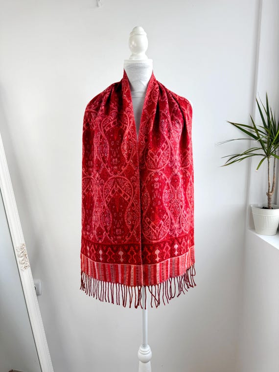 Vintage Red Paisley Soft Acrlic Wool Scarf, Boho Pashmina Shawl with Fringe, Elegant Winter Wrap Women, Floral Intricate Pattern Muffler