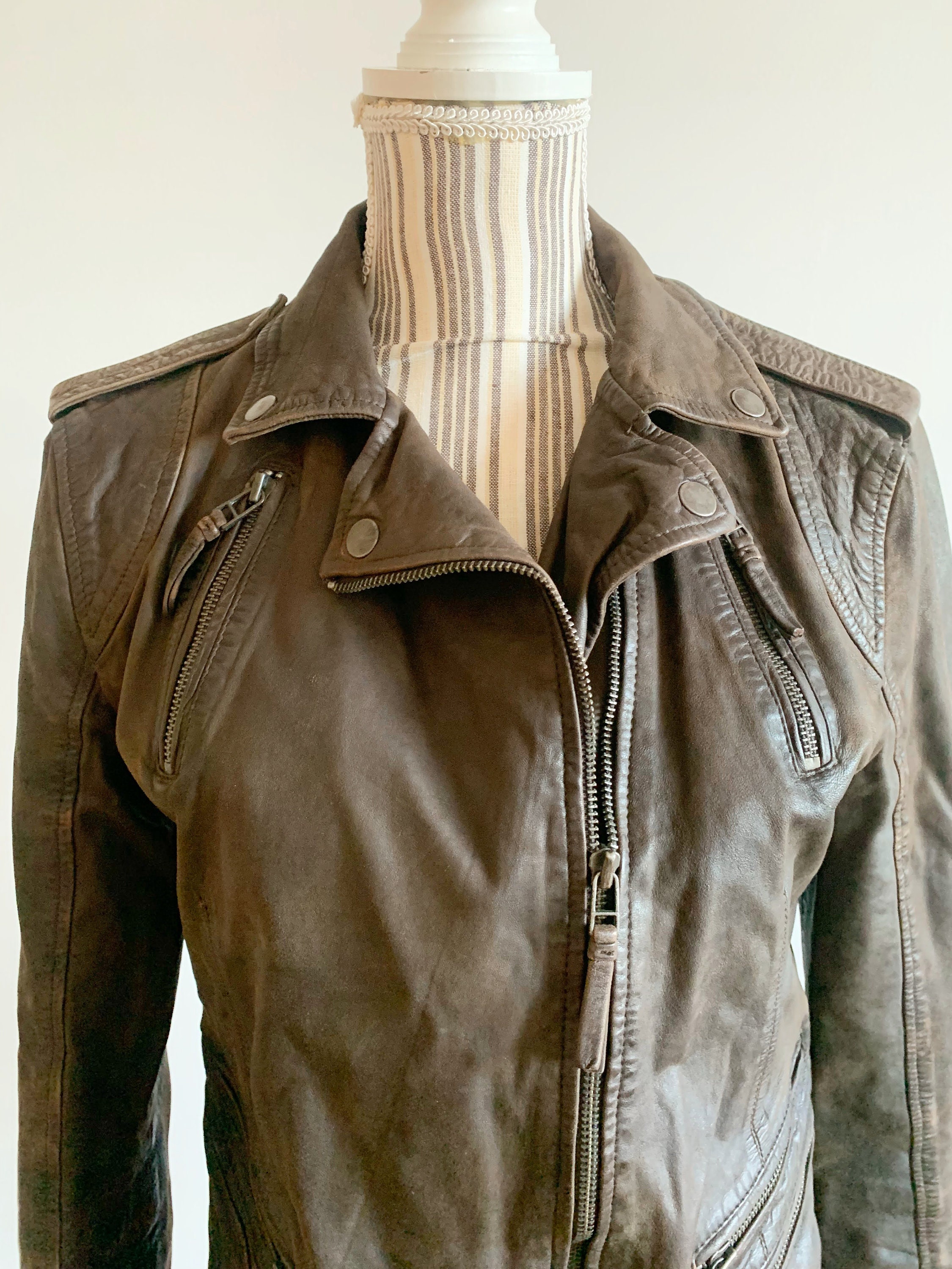 ゆっけ✨ real leather jacket brown y2k Y2K Brown Leather Jacket Free Shipping - The Vintage Twin