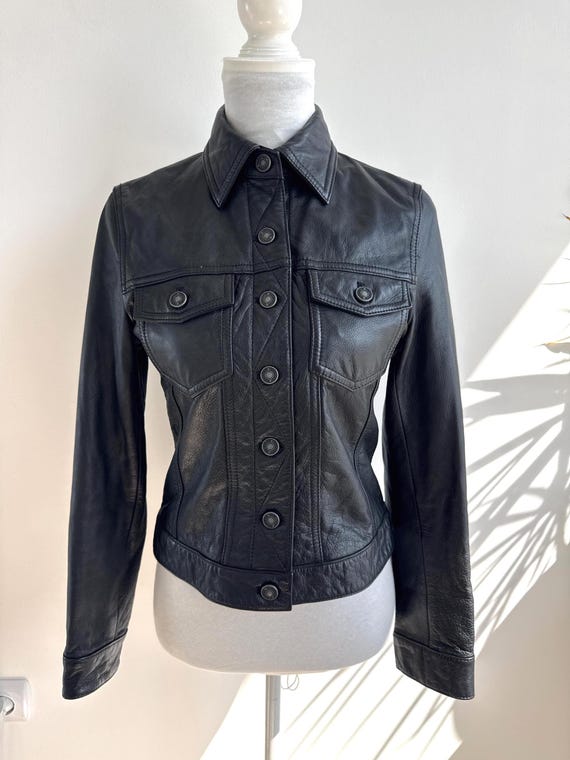 Vintage 90s Black Leather Trucker Jacket Women Size S Retro Grunge Fitted Cropped Slim Fit Button Up Collared Leather Jacket Chest Pockets