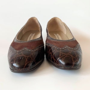 Bruna läderskor för dam, storlek 39 1/2, pumps med vingspets, italienska loafers med låg klack från 80-talet, slip-ons i mocka bild 3