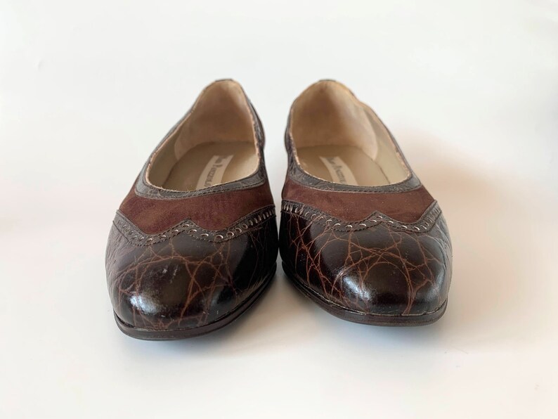 Bruna läderskor för dam, storlek 39 1/2, pumps med vingspets, italienska loafers med låg klack från 80-talet, slip-ons i mocka bild 3