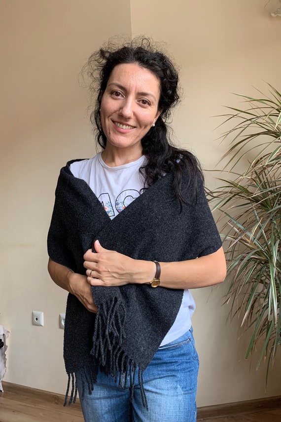 Vintage 90s Solid Color Dark Grey Pure Wool Scarf for Men or Women, Unisex Warm Winter Blanket Scarf, Soft Fluffy Oblong Fringed Scarf