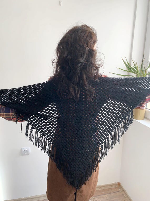 Vintage Black Crochet Lace Shawl With Tassels, Vintage Bohemian Piano Shawl Wrap, Gypsy Festival Triangle Shawl, Boho Fringed Shoulder Scarf