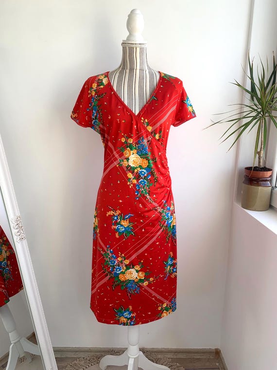 Vintage Mock Wrap Dress by KING LOUIE Size M, Red Floral Dress, V Neck Grunge Dress, V Neck Short Sleeve Midi Dress, Stretchy Jersey Dress