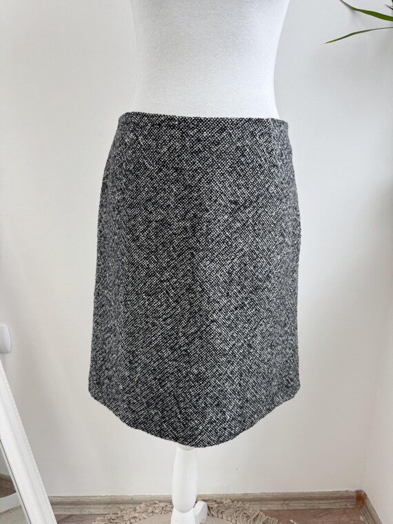 90s Y2K Grey Tweed 80% Wool Blend Knee-Length Skirt - Classic Retro Mod Style, Straight Pencil Silhouette, Size S/M, Fall Winter Apparel