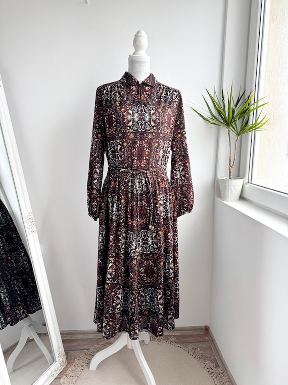Vintage 70s Ornate Print Midi Dress, Long Sleeve Boho Secretary Dress with Elastic Waist, Rust Brown Earth Tones Retro Day Dress Size L/XL