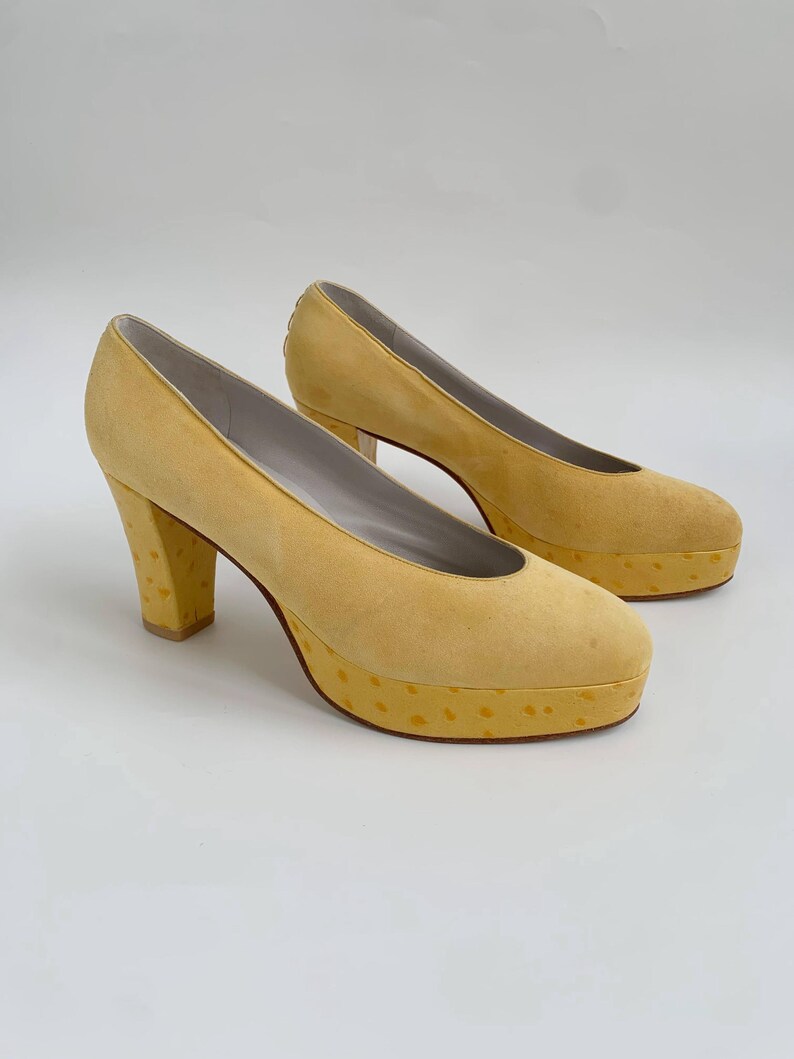 vintage HIEGL yellow suede platform pump with ostrich leather on platform and heel.