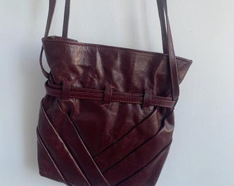 Vintage Burgundy Leather Handbag, 1970s Retro Gathered Shoulder Bag with Short Strap, Unique Maroon Women's Genuine Leather Open Top Purse