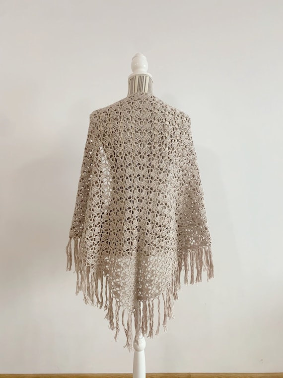 Vintage Ecru Crochet Lace Shawl, Light Taupe Beige Triangular Shawl, Boho Chic Piano Shawl, Fishnet Bohemian Shawl Wrap, Gypsy Shawl