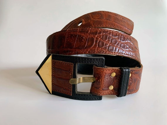 Mock Croc Brown Waist Belt for Women With Gold and Leather Art Buckle, Vintage 80s Textured Leather Waist Cincher, Embossed Leather Belt