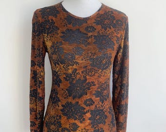 Blusa vintage de malla transparente negra Y2K de los años 90, talla S, con estampado floral naranja quemado, estilo Whimsigoth, camisa de manga larga con estética retro Fairycore.