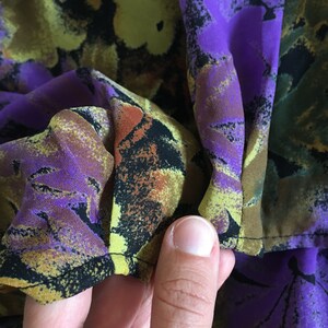 Vestido vintage de los años 80 con hojas de otoño, vestido floral transparente, vestido midi fluido con falda en capas, vestido asimétrico con estampado abstracto, atuendo de otoño imagen 10