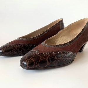 Bruna läderskor för dam, storlek 39 1/2, pumps med vingspets, italienska loafers med låg klack från 80-talet, slip-ons i mocka bild 2