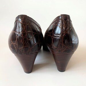 Bruna läderskor för dam, storlek 39 1/2, pumps med vingspets, italienska loafers med låg klack från 80-talet, slip-ons i mocka bild 4
