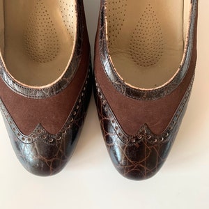 Bruna läderskor för dam, storlek 39 1/2, pumps med vingspets, italienska loafers med låg klack från 80-talet, slip-ons i mocka bild 8