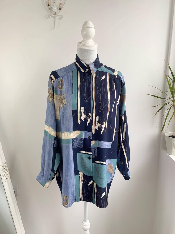 Vintage 80s Abstract Print Shirt for Women Size XL, Oversized Blue Off White Button Up Blouse, Grunge Aesthetic Long Sleeve Collared Shirt