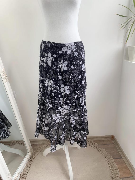 French Vintage 90s Y2K Midi Skirt Size M, Black White Floral Print Skirt with Ruffles, Flared Fairy Tulle Skirt, Summer Boho Grunge Cloting