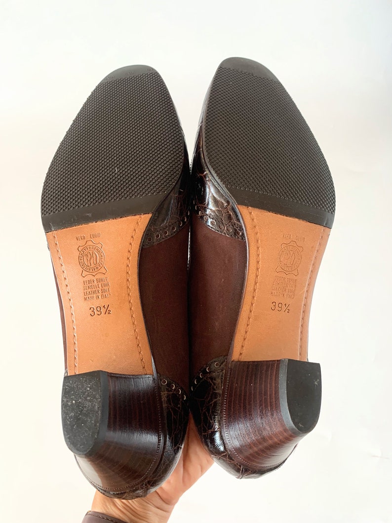 Bruna läderskor för dam, storlek 39 1/2, pumps med vingspets, italienska loafers med låg klack från 80-talet, slip-ons i mocka bild 9