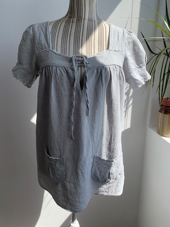 Vintage Light Grey Linen Blouse Cottagecore Lace Up Smock Top Puff Sleeve Scalloped Trim Boho Peasant Shirt Romantic Aesthetic XS S