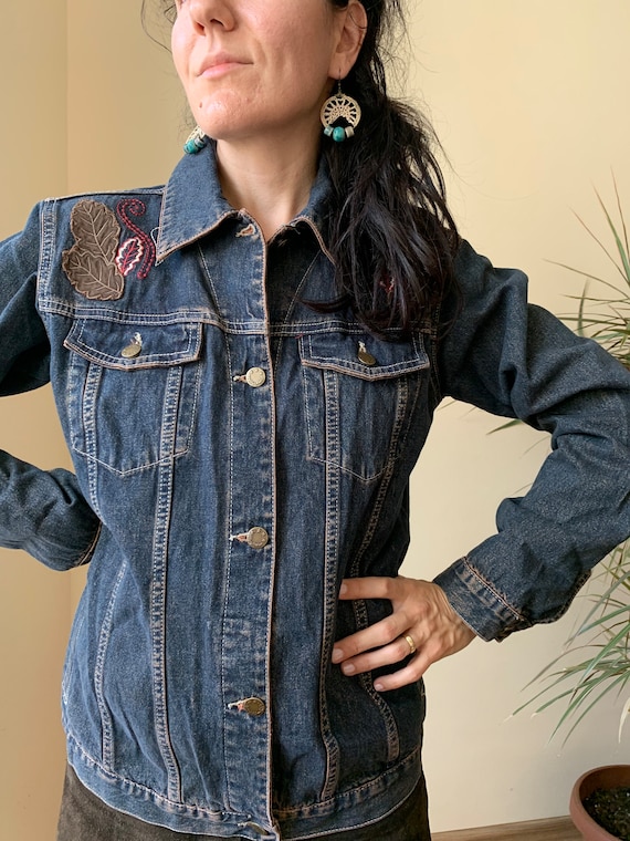 Vintage Denim Jacket for Women Size M L, Bohemian Dark Blue Faded Jean Jacket, Leaf Applique Embroidered Bomber, Button Down Trucker