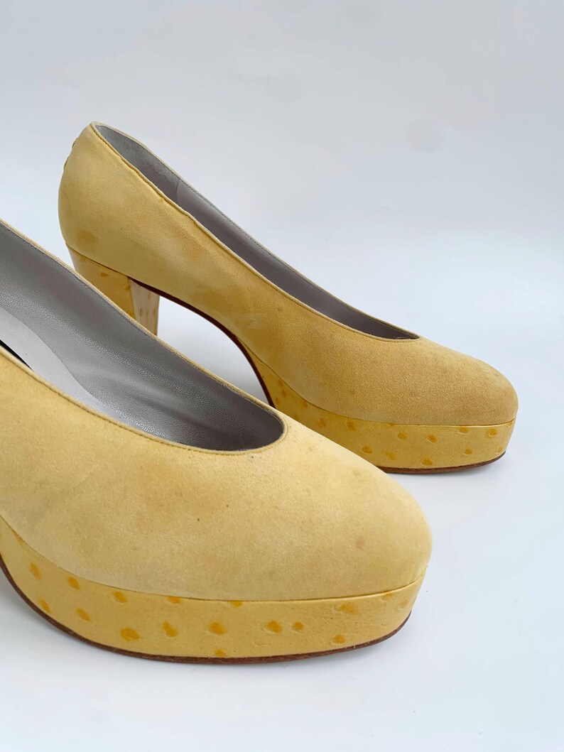 vintage HIEGL yellow suede platform pump with ostrich leather on platform and heel.