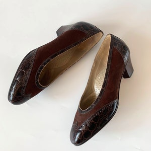 Bruna läderskor för dam, storlek 39 1/2, pumps med vingspets, italienska loafers med låg klack från 80-talet, slip-ons i mocka bild 6