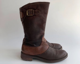 Vintage Braun Lederstiefel Größe 37 UK 4 US 7, Y2K Low Heel Stiefel, stark beunruhigt Lederstiefel, Reitstiefel, Reißverschluss Mitte der Wade Stiefel