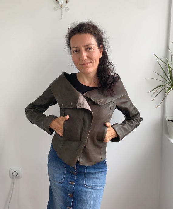 Vintage Malloni Leather Biker Jacket XS S, Y2K Khaki Leather Moto Jacket Made in Italy, Cropped Off The Shoulder Rocker Grunge Outerwear