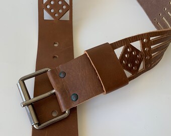 Vintage Wide Brown Leather Laser Cut Out/scalloped Belt  display picture 1
