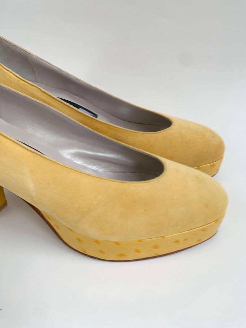 vintage HIEGL yellow suede platform pump with ostrich leather on platform and heel.