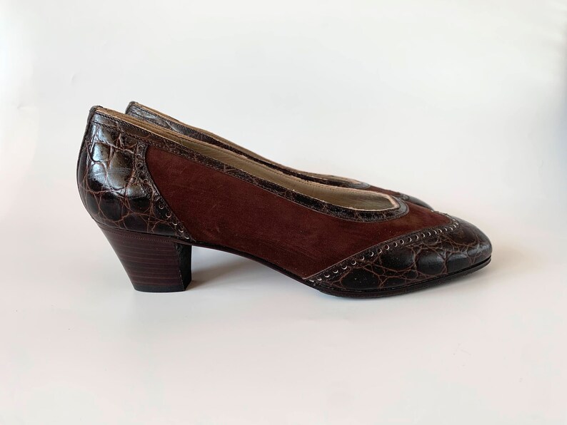 Bruna läderskor för dam, storlek 39 1/2, pumps med vingspets, italienska loafers med låg klack från 80-talet, slip-ons i mocka bild 5