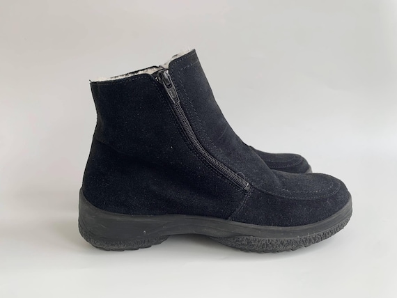 Vintage Women Winter Boots, Black Suede Leather Boots Size EUR 38, UK 5, US 7.5, Warm Lined Shearling Boots, Chunky Ankle Boots, Snow Boots