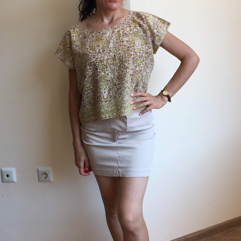 Short Sleeve Boho Chic Shirt Women/'s Olive Green Boho Top Bohemian Clothing Abstract Print Festival Blouse 70s Loose Vintage Crop Top