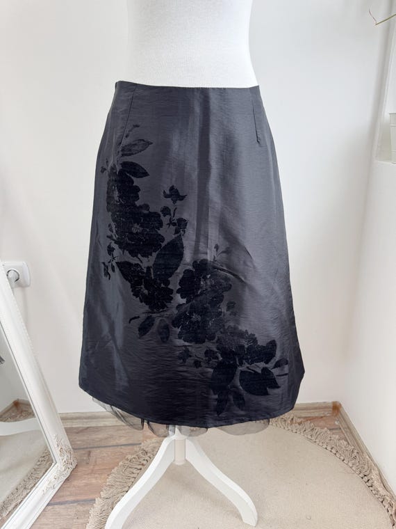 Vintage Y2K ZE-ZE Black Flocked Floral Skirt M, Satin Taffeta A-Line Below The Knee, Mesh Hem Lining, Formal Minimalist Goth Midi Skirt