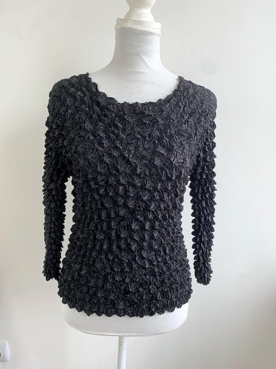 Vintage Black Popcorn Texture Top for Women One Size, 90s Crinkle Magic Blouse, 3/4 Sleeve Stretch Shirt, Y2K Statement Fashion Clothes