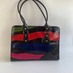 Vintage 90er Jahre Lackleder Geldbörse, Bunte Reißverschluss-Einkaufstasche, Große Statement-Handtasche, Glänzende Farbblock-Grifftasche, Einzigartige Leder Geldbörse