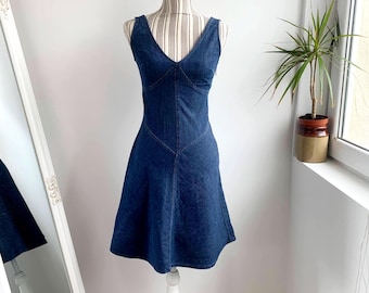 Vintage Denim Sommerkleid für Frauen Größe XS, Slim Fit Denim Minikleid, Fit and Flare Blue Jean Y2K Kleid, V-Ausschnitt ärmelloses Baumwollkleid