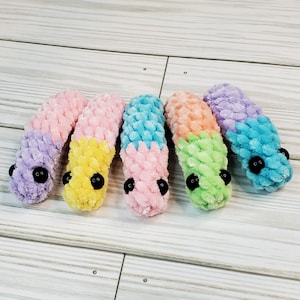 Snapping Fidget Worm