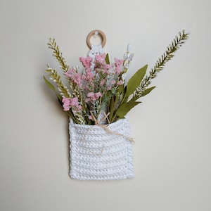 CROCHET PATTERN | Hanging Wall Basket | Floral Tapestry
