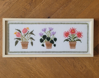 vintage embroidery, framed embroidery, retro embroidery embroidered painting flowers in a brocante frame 35-15 cm