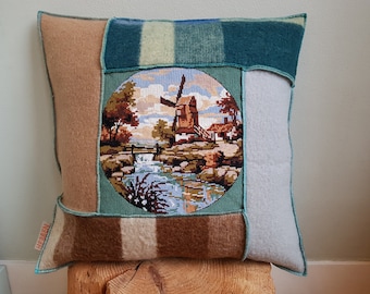 Wool blanket pillow, wool pillow with blankets and vintage embroidery of a Dutch Mill 57-57 cm, vintage Hebben&Houden cushion,