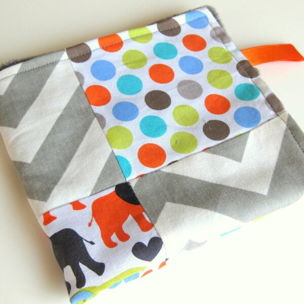 Baby Boy Lovey manta - Michael Miller es una colección de cosas de niño - elefante caminando azul cielo, Diddly Dot y tormenta Chevron