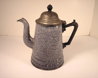 Cafetière Antique en Fonte et Granit