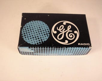 vintage GE transistor radio P-2790 1972 NOS