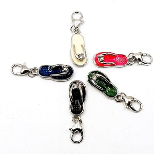 1 Enamel Dangle Flip Flop Charm with Lobster Clasp Jewelry Supplies EDFFCLC36MM-1WD1