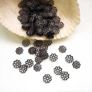 100 Gunmetal Flower Bead Caps Jewelry Findings GMFBC6MM-100TD2-14
