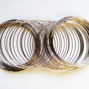 50 pętli ze srebrnej stali z pamięcią koralików do bransoletek 60 mm - 65 mm Elementy biżuterii SSMW60-50WD5