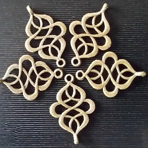 5 Antique Bronze Love Design Filigree Connectors Jewelry Findings 27mm x 18mm ABLDFC27MM-5BD4-121